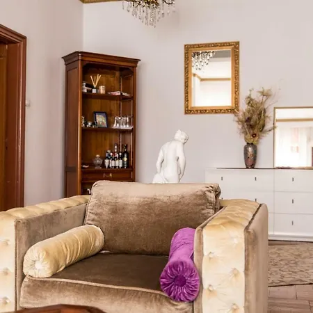 Euphrysia Apartament * Boekarest