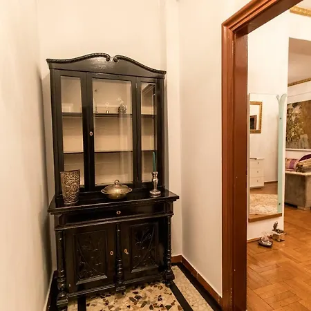 Euphrysia Apartament Boekarest