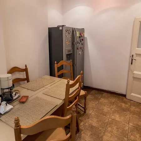 Euphrysia Apartament * Boekarest